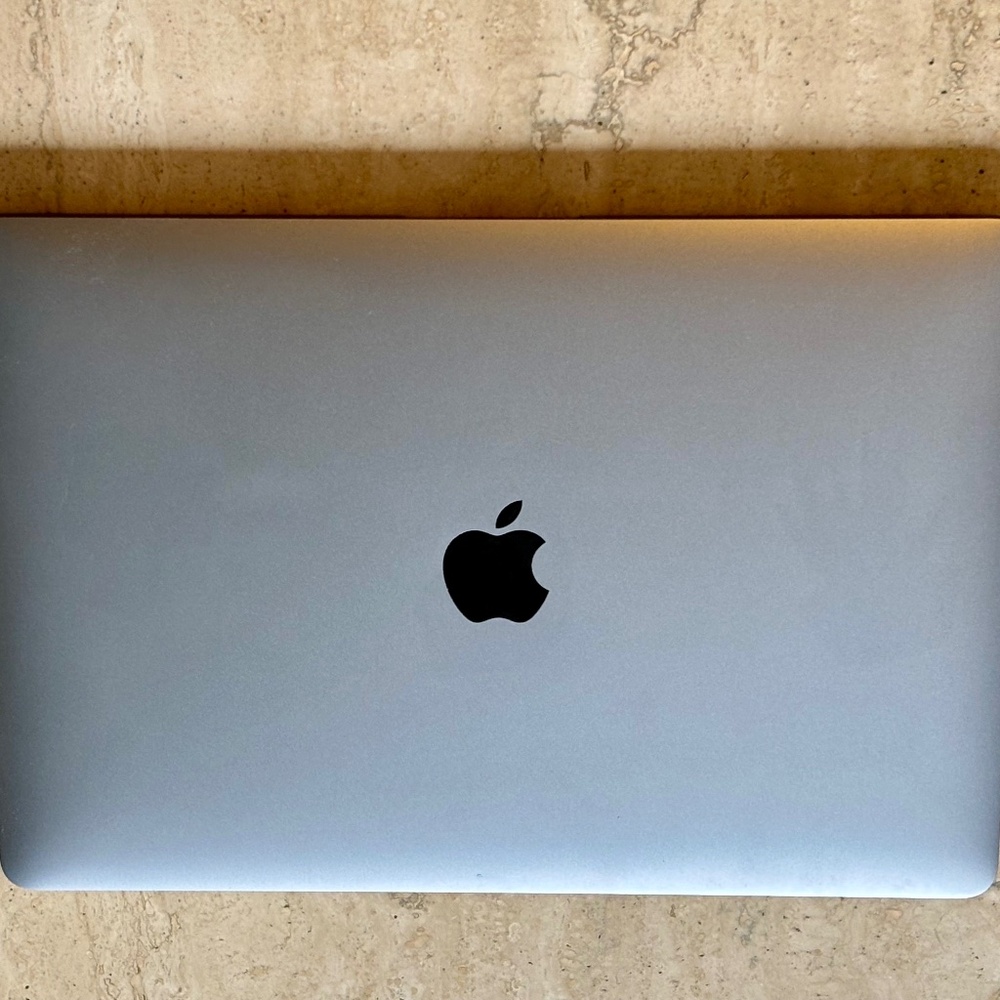 Apple MacBook Air (In Box) - Picture 2 of 12